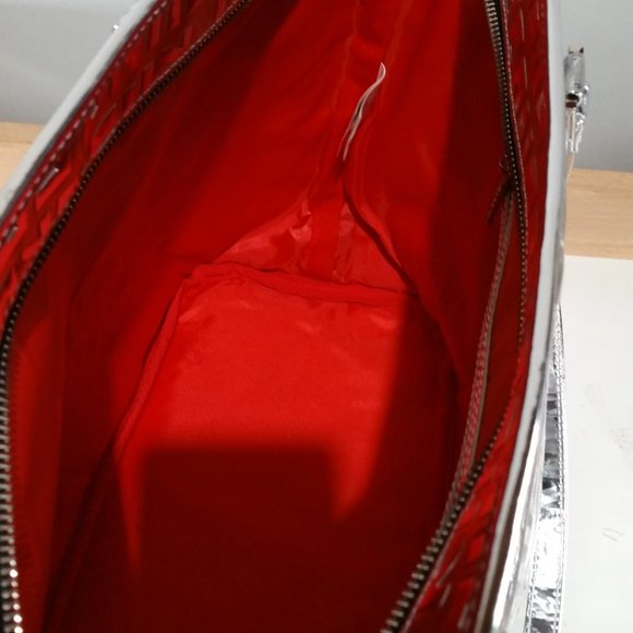 NEW- Sprayground Future Titan Metallic Silver Tote Limited Edition - Picture 13 of 14